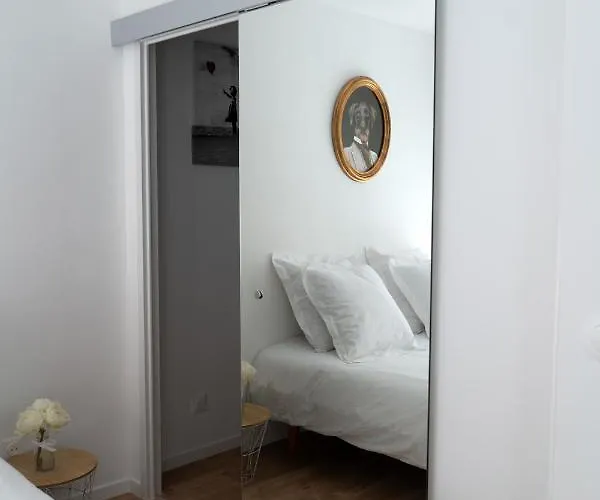 Little Mama Including Free Parking At 100 Meters *