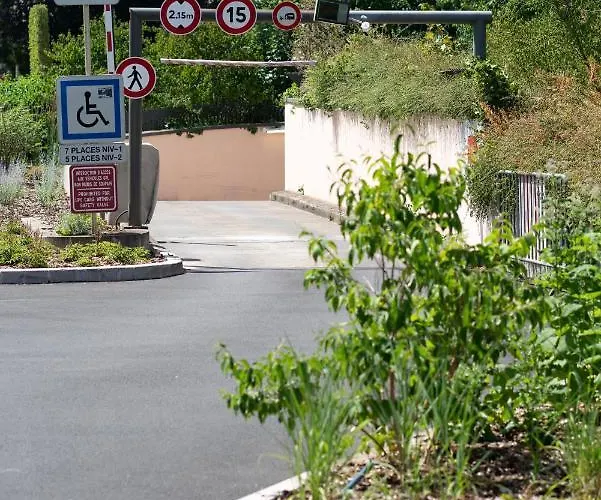 Little Mama Including Free Parking At 100 Meters